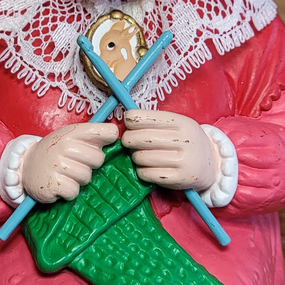 1980s 1988 Hallmark Mrs Claus Knitting Stocking Hanger Holder Vintage - Picture 6 of 10